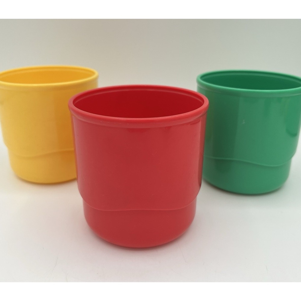 Vintage Tupperware Bell Tumblers 7oz Kids Cups Primary Colors Set of 3 2546-A-5